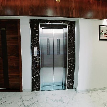 Hotel Sai Pratik, Newly Built Up, Complimentary Shuttle To The Temple Shirdi Exterior foto